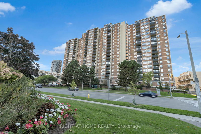 362 The East Mall #802, Toronto, Ontario (MLS W9392250)