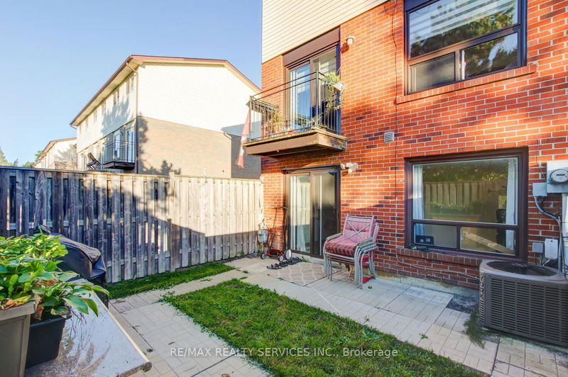  34 - 35 Collins Cres  Brampton, L6V 3M9 | Image 30