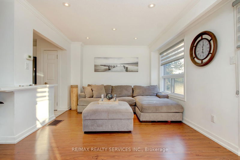  34 - 35 Collins Cres  Brampton, L6V 3M9 | Image 5