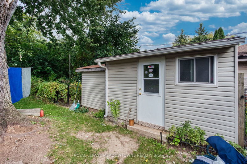 2137 Mount Forest Dr  Burlington, L7P 1H6 | Image 11