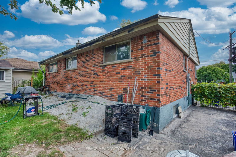 2137 Mount Forest Dr  Burlington, L7P 1H6 | Image 8