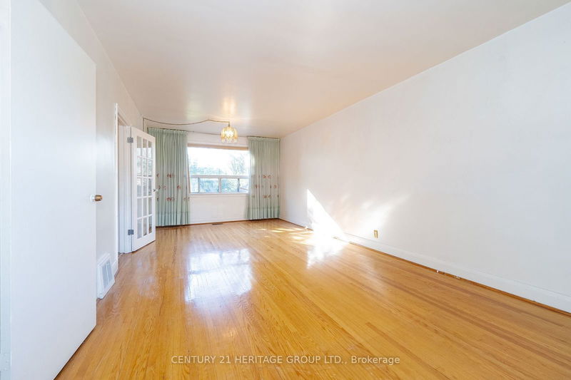 75 Winston Park Blvd  Toronto, M3K 1C2 | Image 3