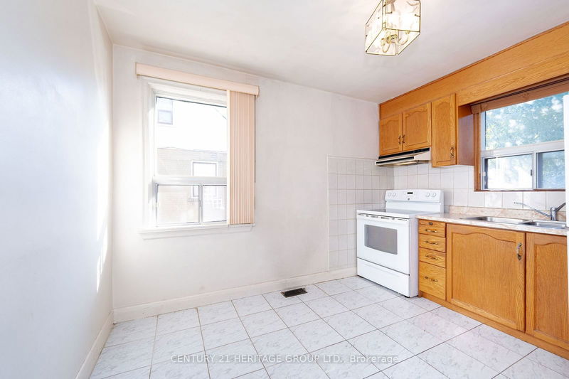 75 Winston Park Blvd  Toronto, M3K 1C2 | Image 7