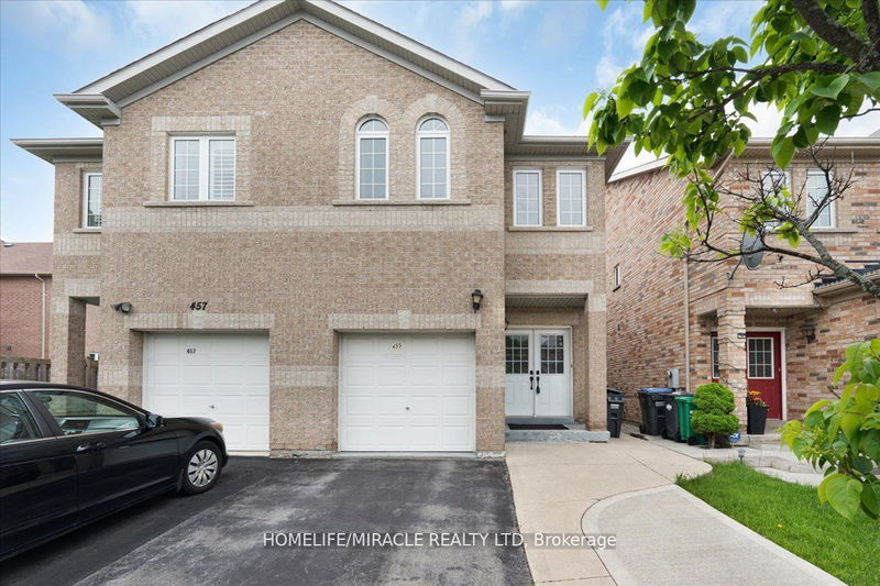 455 Comiskey Cres  Mississauga, L5W 0C7 | Image 2