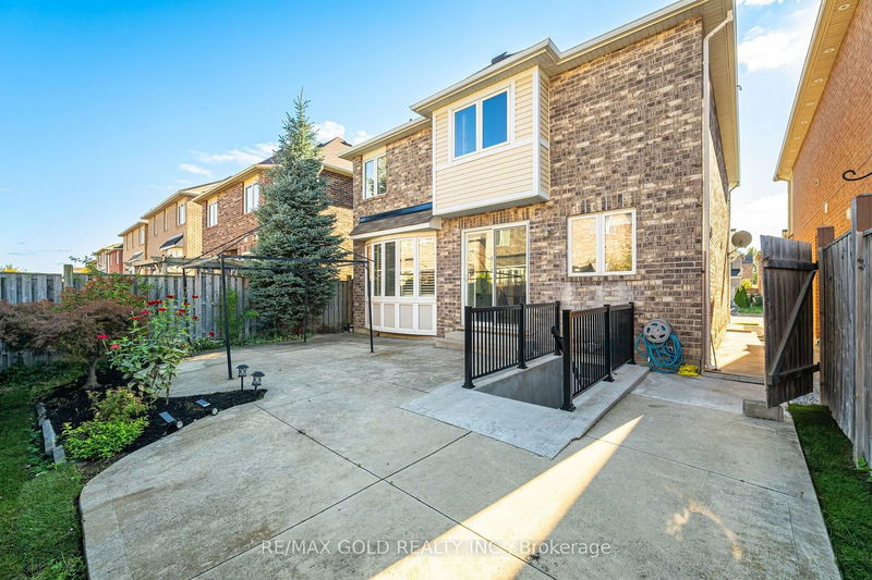 3 Bloom Dr  Brampton, L6P 3C4 | Image 28