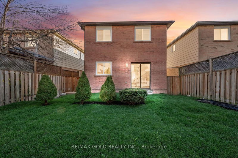 15 Martindale Cres  Brampton, L6X 2V7 | Image 28