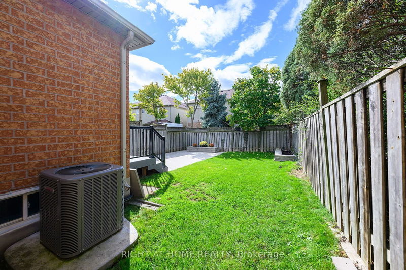 2960 Glover Lane  Burlington, L7M 4K6 | Image 39