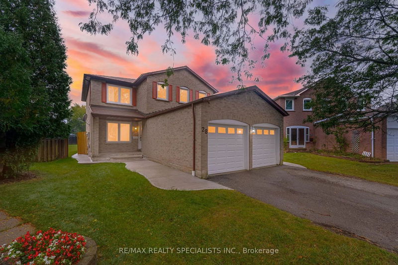 28 Meadow Bush Crt  Brampton, L6S 5B6 | Image 2