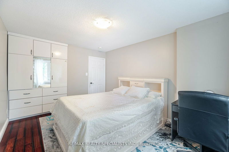 28 Meadow Bush Crt  Brampton, L6S 5B6 | Image 23