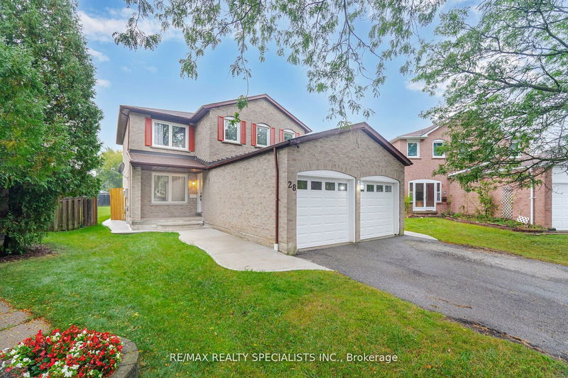 28 Meadow Bush Crt  Brampton, L6S 5B6 | Image 3