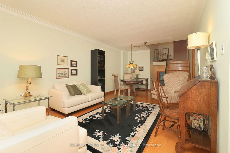 49 Graystone Gdns  Toronto, M8Z 3C2 | Image 14