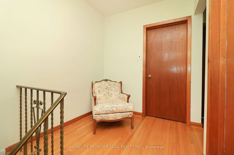 49 Graystone Gdns  Toronto, M8Z 3C2 | Image 19