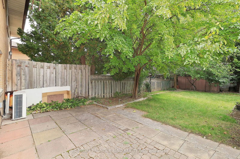 49 Graystone Gdns  Toronto, M8Z 3C2 | Image 37