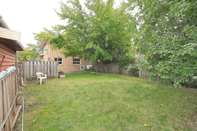 49 Graystone Gdns  Toronto, M8Z 3C2 | Image 40