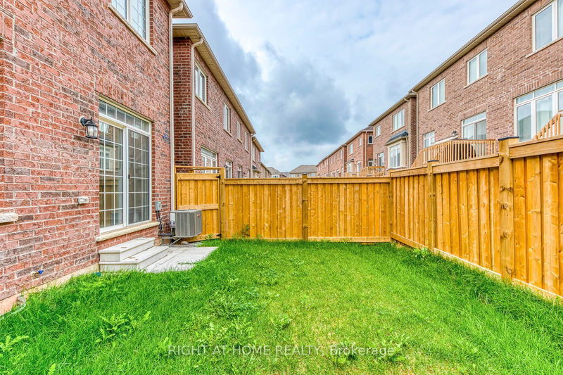 141 Marigold Gdns  Oakville, L6H 0Y2 | Image 27