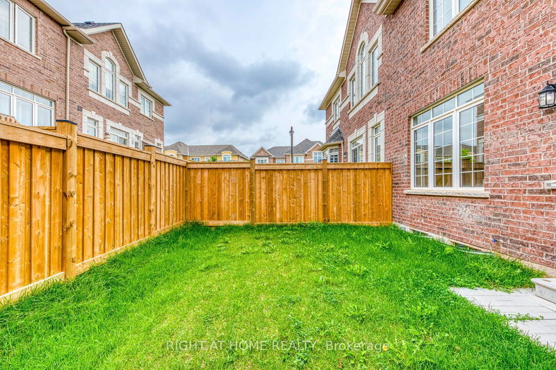 141 Marigold Gdns  Oakville, L6H 0Y2 | Image 28