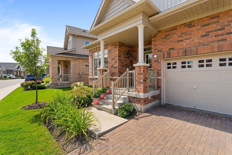 21 Overlea Dr  Brampton, L6R 4B5 | Image 3