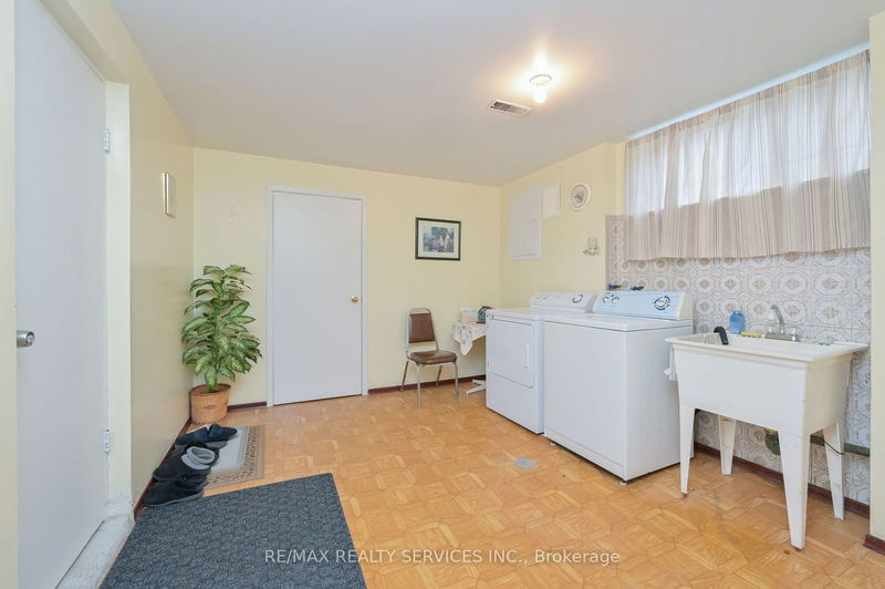 14 Ardglen Dr  Brampton, L6W 1V2 | Image 19