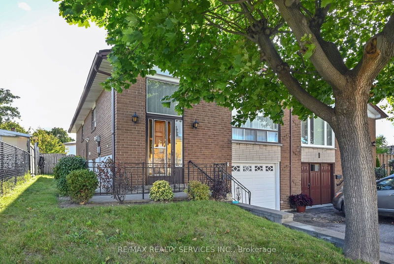 14 Ardglen Dr  Brampton, L6W 1V2 | Image 2