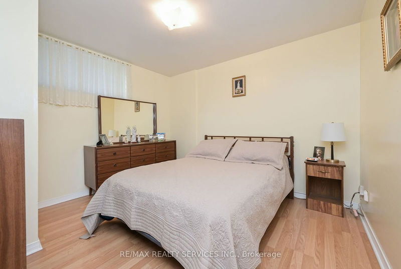 14 Ardglen Dr  Brampton, L6W 1V2 | Image 24