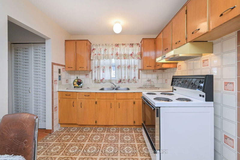 14 Ardglen Dr  Brampton, L6W 1V2 | Image 6