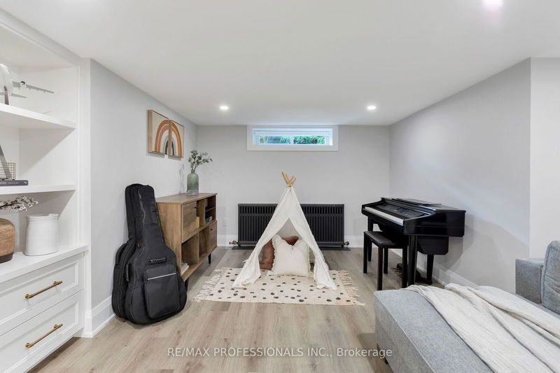 90 Willingdon Blvd  Toronto, M8X 2H7 | Image 40