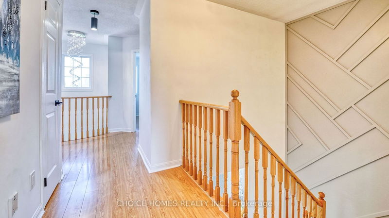 16 Starfish Crt  Brampton, L6R 2R5 | Image 24