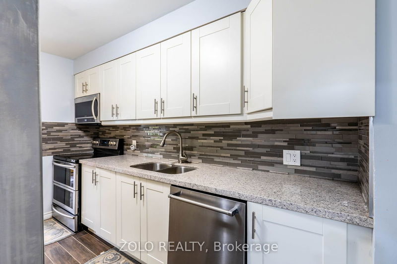 24 Wallis Cres  Toronto, M9V 4K3 | Image 12