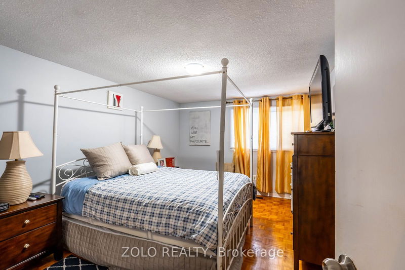 24 Wallis Cres  Toronto, M9V 4K3 | Image 14