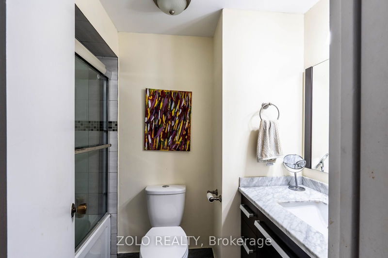 24 Wallis Cres  Toronto, M9V 4K3 | Image 15