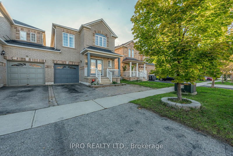 5936 Delle Donne Dr  Mississauga, L5M 7A3 | Image 2