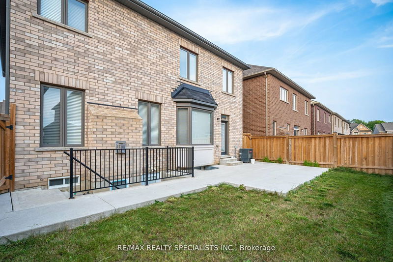 29 Ezra Cres  Brampton, L7A 5A6 | Image 35