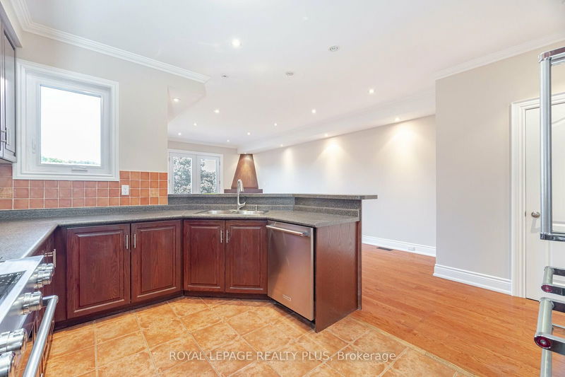 524 Lumberton Cres  Mississauga, L4Z 3Z7 | Image 13