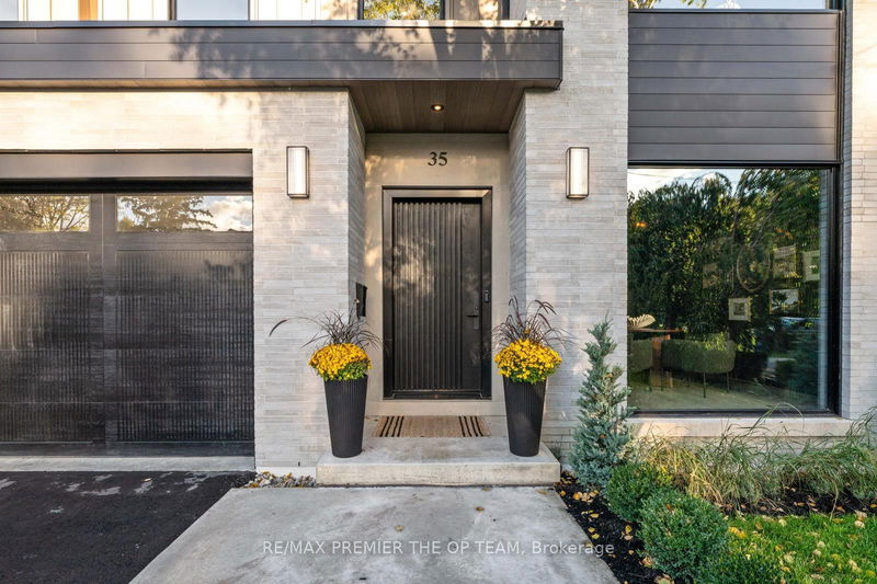 35 Botfield Ave  Toronto, M9B 4E2 | Image 4