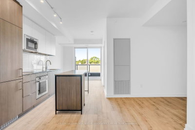 Unit 205 — 215 Lakeshore Road W — photo 6