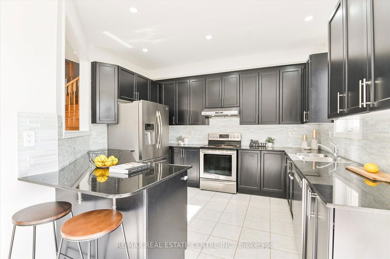 31 Divinity Circ  Brampton, L7A 3Y3 | Image 14