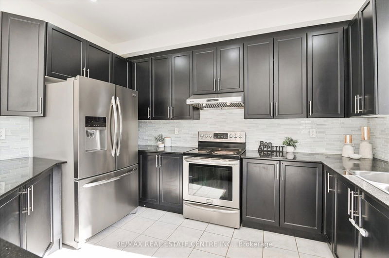 31 Divinity Circ  Brampton, L7A 3Y3 | Image 15