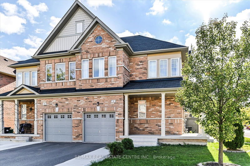 31 Divinity Circ  Brampton, L7A 3Y3 | Image 2