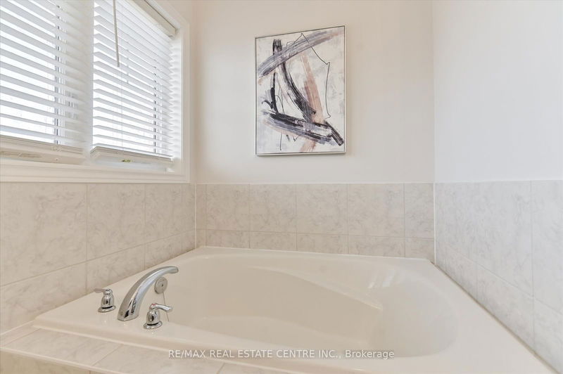 31 Divinity Circ  Brampton, L7A 3Y3 | Image 27