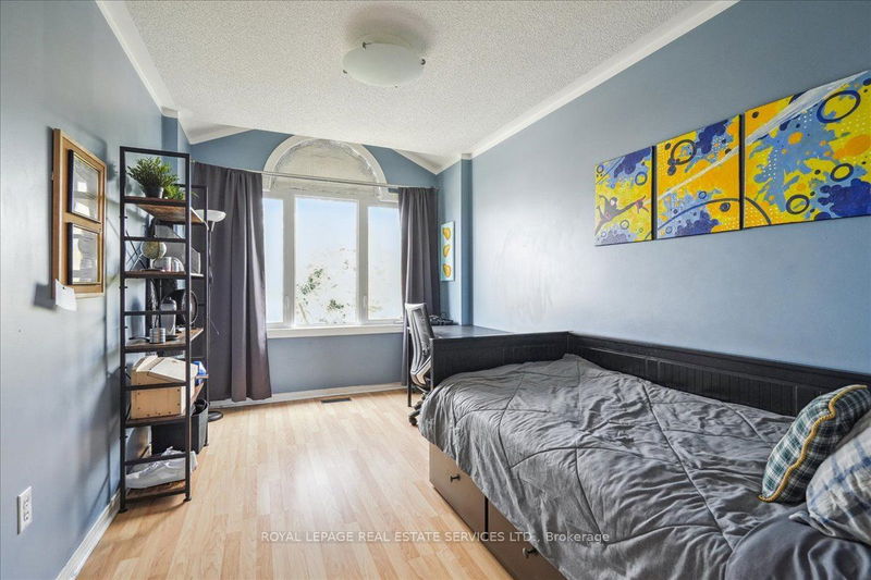 2426 The Promenade   Oakville, L6H 6J7 | Image 16