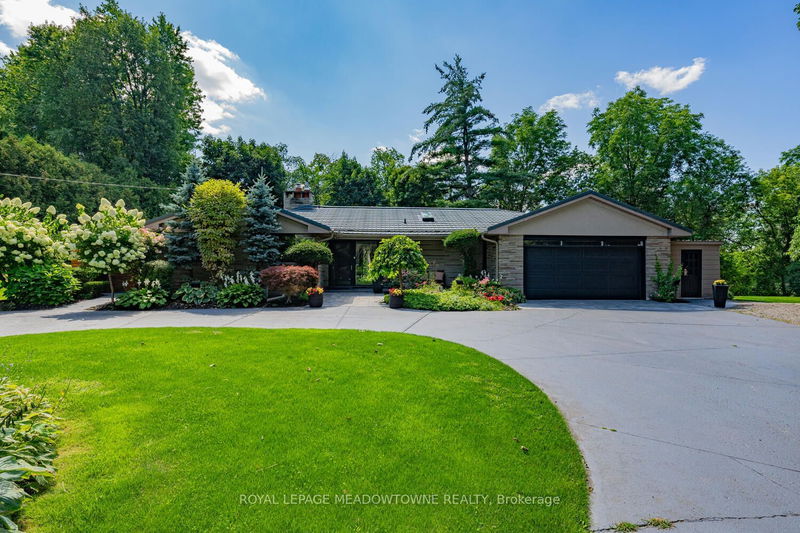 1 Terry Crt  Halton Hills, L7G 1P4 | Image 3