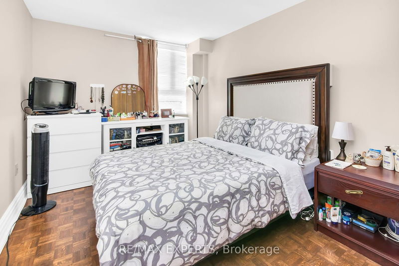  512 - 541 Blackthorn Ave  Toronto, M6M 5A6 | Image 15