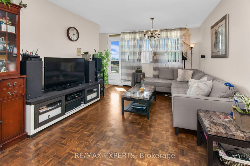  512 - 541 Blackthorn Ave  Toronto, M6M 5A6 | Image 4