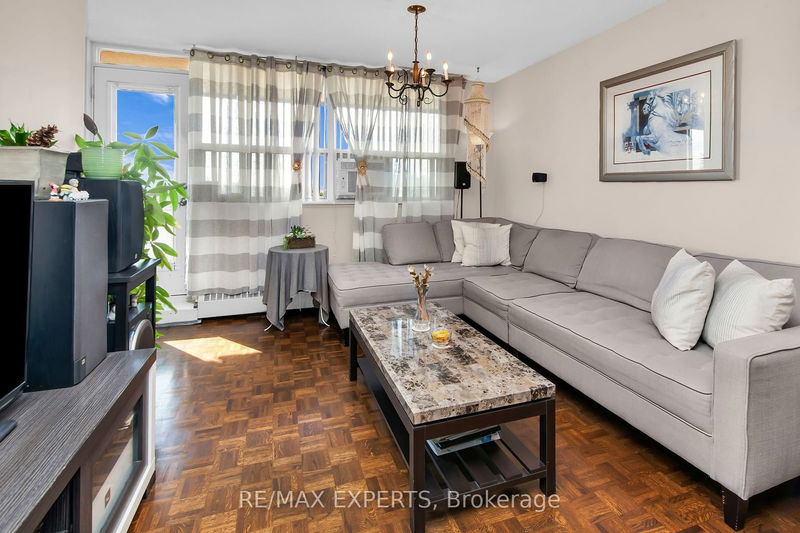  512 - 541 Blackthorn Ave  Toronto, M6M 5A6 | Image 5