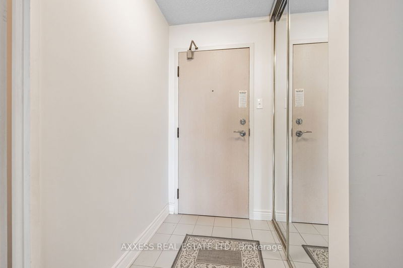  1105 - 330 Rathburn Rd W Mississauga, L5B 3Y1 | Image 3