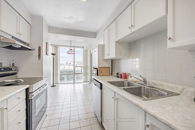  1105 - 330 Rathburn Rd W Mississauga, L5B 3Y1 | Image 4