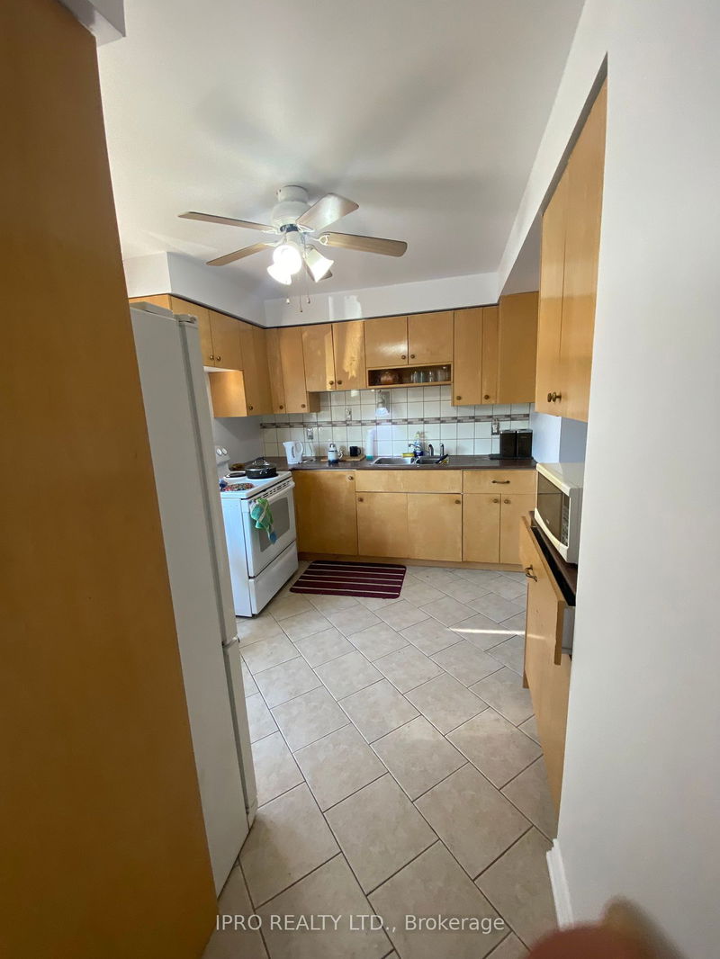 14 Tindale Rd  Brampton, L6V 2G9 | Image 4