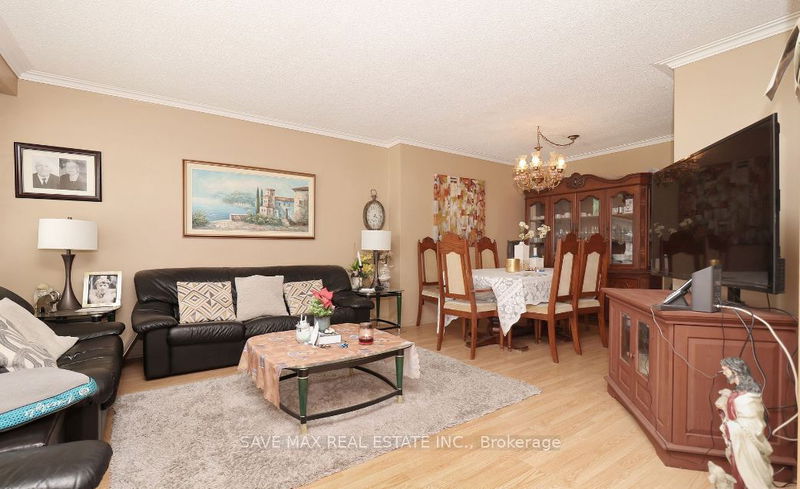 116 Elnathan Cres  Toronto, M9L 2G3 | Image 5