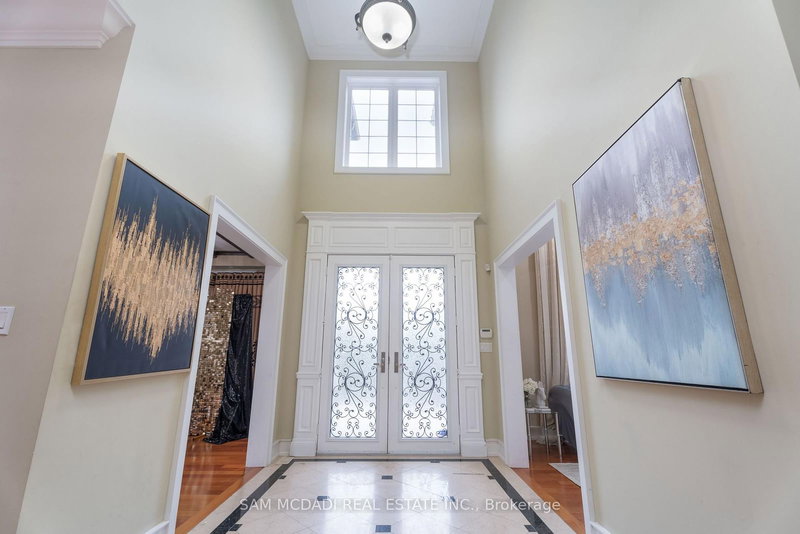 2489 Olinda Crt, Mississauga, L5C 4P5 | Image 3