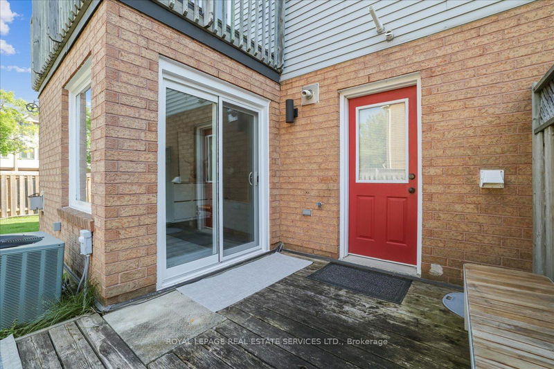 2320 Strawfield Crt  Oakville, L6H 6C2 | Image 36